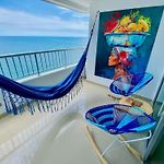 Apartamentos con vista al mar en Palmetto 1